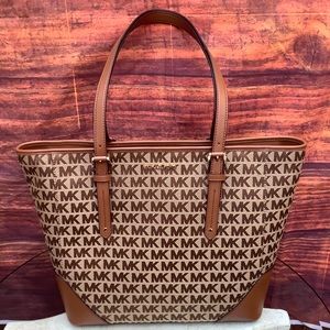 NWT Michael Kors Lillian Beige /Luggage Large Tote